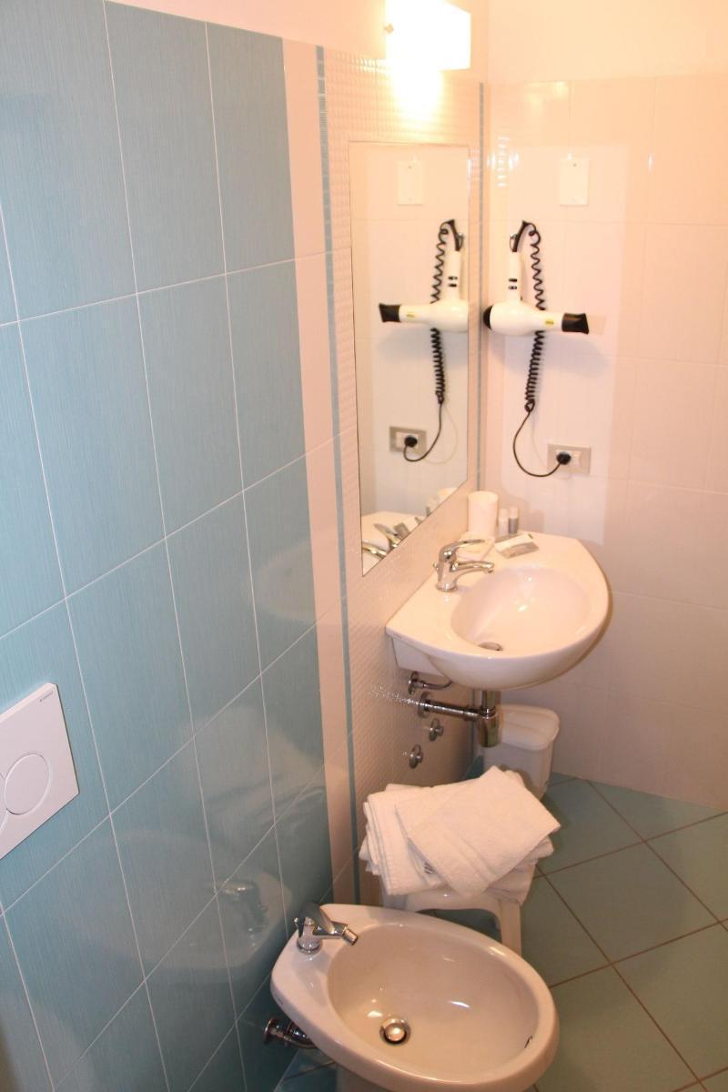 Hotel Confort Cattolica Esterno foto