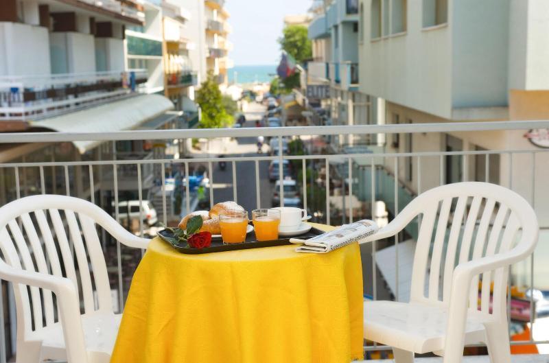 Hotel Confort Cattolica Esterno foto