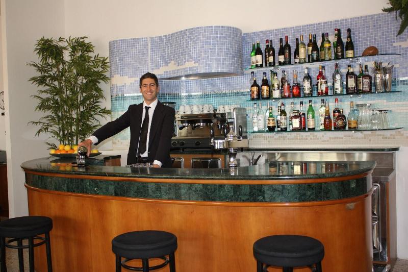 Hotel Confort Cattolica Esterno foto