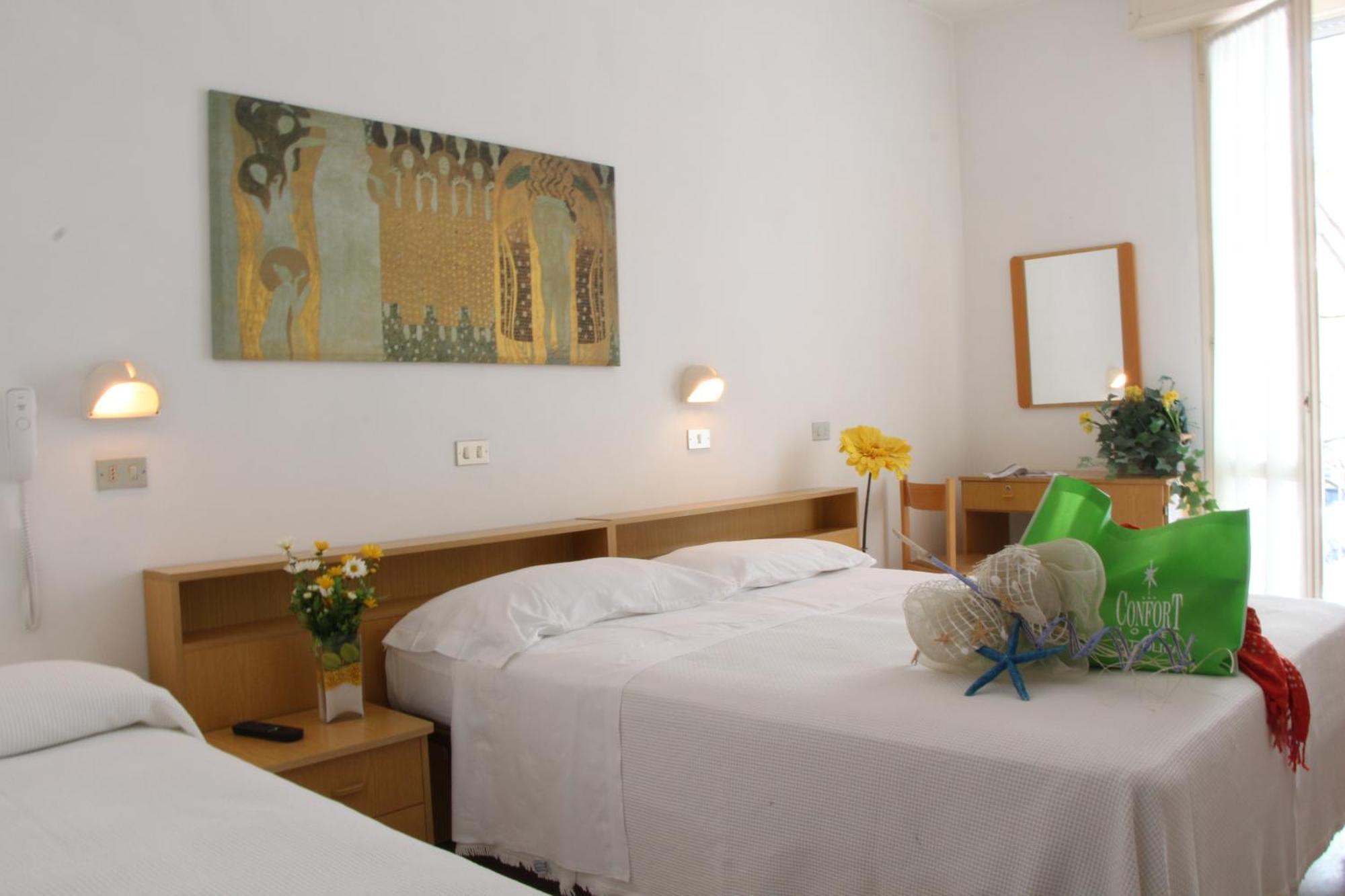Hotel Confort Cattolica Esterno foto