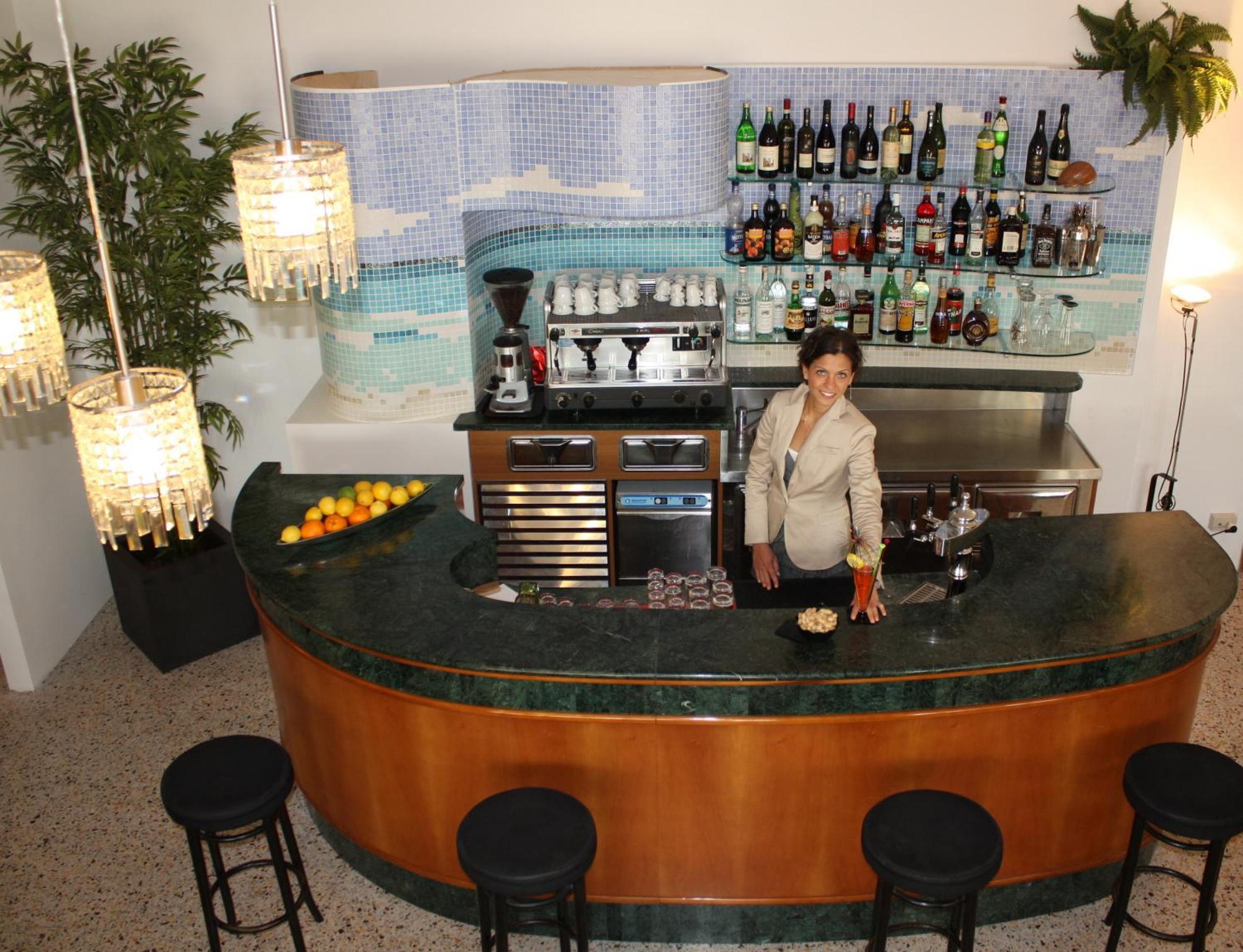 Hotel Confort Cattolica Esterno foto