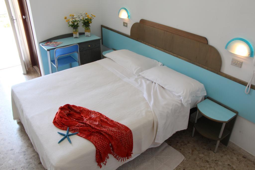 Hotel Confort Cattolica Esterno foto