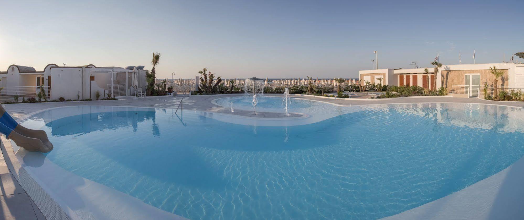 Hotel Confort Cattolica Esterno foto